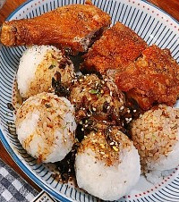 发现一家隐蔽的台湾小食店,一口气吃遍店里的特色套饭和小吃