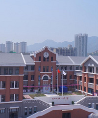双碑嘉陵实验小学,与中央公园人和街小学哪个更好?