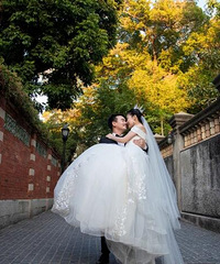 专门去厦门拍的婚纱照翻车了,“重金打造”的游艇造型简直没眼看