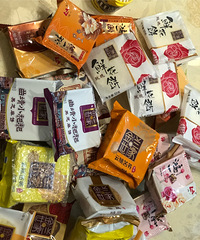 包装平平无奇的鲜花饼,却是全家人的最爱