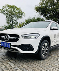 试驾奔驰全新GLA,双联屏内饰很带感