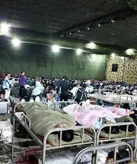 慎点!某校大一綦江古剑山军训,宿舍不够,住宿似仓库、被子发霉