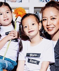 �������¶�չ˺�����Ů���������