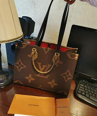 新鲜到家的 Lv onthgo mm