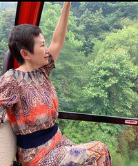 有2个女儿的54岁阿姨征婚,每天早上都会去游泳