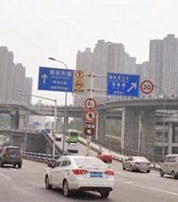 有人说杨家坪环道都成重庆最堵商圈了,沙坪坝表示不服
