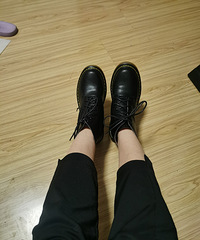 第一次跟团买马丁靴,客服推荐的6孔刚刚好
