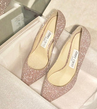 ��߸�Ь�ı�׼���Ǻÿ���Ҫ���ʣ��⼸˫��·���۽�Ҳ��ĥ��