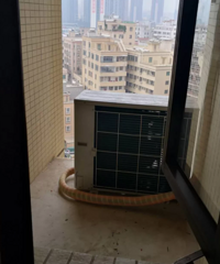 邻居的空调外机放我家门口 ,找物业也没得下文,该怎么办?