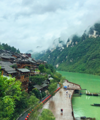 坐绿皮火车去看乌江画廊,从彭水耍到龚滩,一路风景美食确实安逸