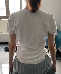 一次上课痛3天,这运动堪比“马杀鸡”,多年的高低肩都改善了