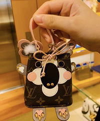 LV���СԿ�װ��ȴ���������ˣ�С�����£�