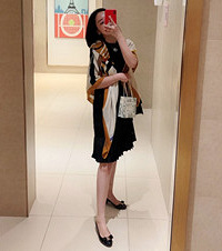 假期去成都耍,败了这些新衣服,就只带了一双鞋子,好搭还很好穿