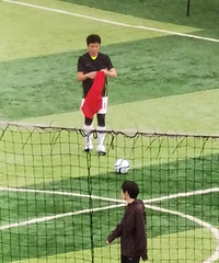 偶遇明星!鹿晗、邓超都来重庆踢足球啦,看来这里又要火了