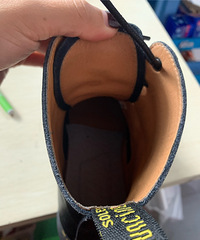 穿了四五天后来反馈,这双马丁靴百搭又超值
