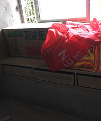 问问大家衣柜做到床旁边还是做到床脚好一点