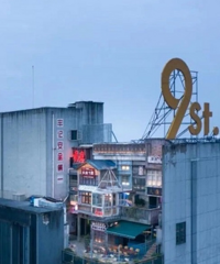 开在天台的新晋网红餐酒吧,地势很绝东西还不贵,大片拍起来