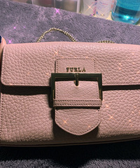 入手芙拉粉嫩的Furla,秋冬粉色也可以