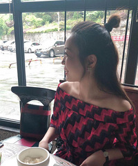 89年162CM美容行业的小姐姐征婚,离异3年、小孩跟前夫