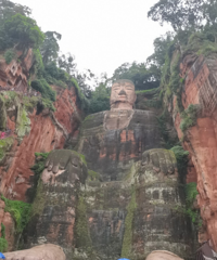 2天坐高铁去乐山,这样安排出行最科学,乐山版桃园眷村还不错
