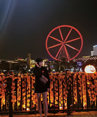 一年一度的万圣节来了,去欢乐谷找刺激,“偶遇”鬼少帅