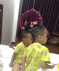 86年155CM有2个双胞胎儿子的单亲妈妈征婚,两个儿子4岁