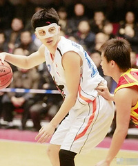 CBA杨铭爆粗反而圈粉20万,这些运动系帅哥让人无法抗拒