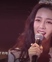 迪丽热巴的脸怎么崩了,才28岁,她的保鲜期在小花里太短了