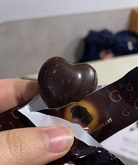 代购的歌帝梵巧克力,一袋99,是正品吗?
