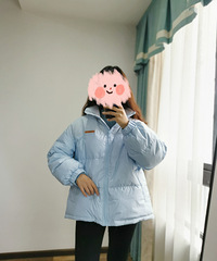 皮面拼接的羽绒服质报,蓝色黑色都很好搭