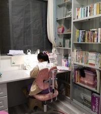 论坛孩子们用的书桌推荐,3000多买的一套护童,性价比高