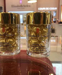 雅顿金胶,好适合大干皮,秋冬晚上涂,第二天脸嫩嫩咧