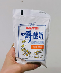 我一口气吃遍100款零食,这些网红零食有踩雷也有种草
