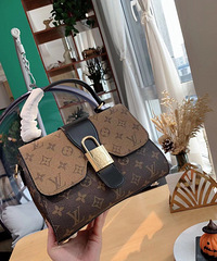 Lv�¿���ͷ���� �е�С�������Ϳ�