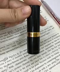 露华浓为申请破产作准备,你买过它家彩妆吗