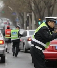 重庆停车难、乱停乱放的原因找到了,就是这三处没处理好?