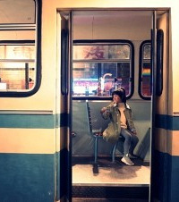带娃穿越1980年代重庆,筒子楼、供销社,娃对这里充满了好奇