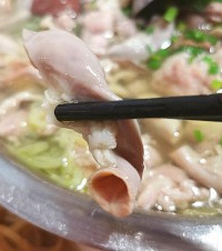 我终于实现了“嫩肉片自由”,这家88的刨猪汤让我感觉千值万值