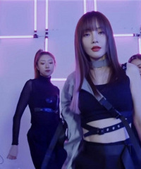 李小璐新歌《POSE》MV曝光女团感十足,她终于如愿唱跳了