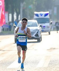 李波重马夺男子冠军