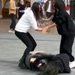 观音桥4个女生扭打