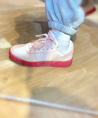 �����˰�����˫�˼�С��ݮ����ĺܺÿ����۸�Ҳ̫����