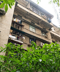 重庆这个小众古着市场,380元买LV绝版包?