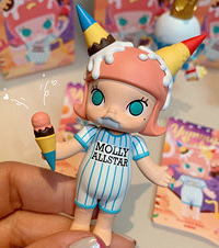 Molly�����Ǯ�ġ�С��������ÿ��ϵ�ж�̫�ԣ��²������˼���