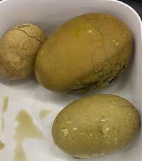 闭着眼睛吃了半个陈艾煮鹅蛋,不知道还有多少黑暗料理等着我