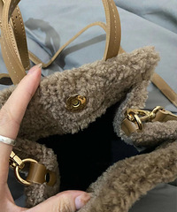 ����б����50���С�ڰ������޵�����������
