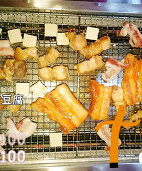 获得“贵州胃”认证的这家小烤肉,坨坨肉连加了3盘才吃过瘾