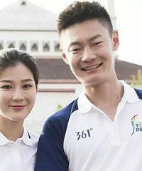 世界冠军张培萌家暴妻子,出轨闹离婚,还抢走孩子打伤岳母