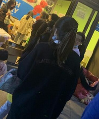 双十一过后,取个快递排队20分钟