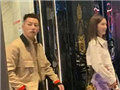 金晨在时代天街约会